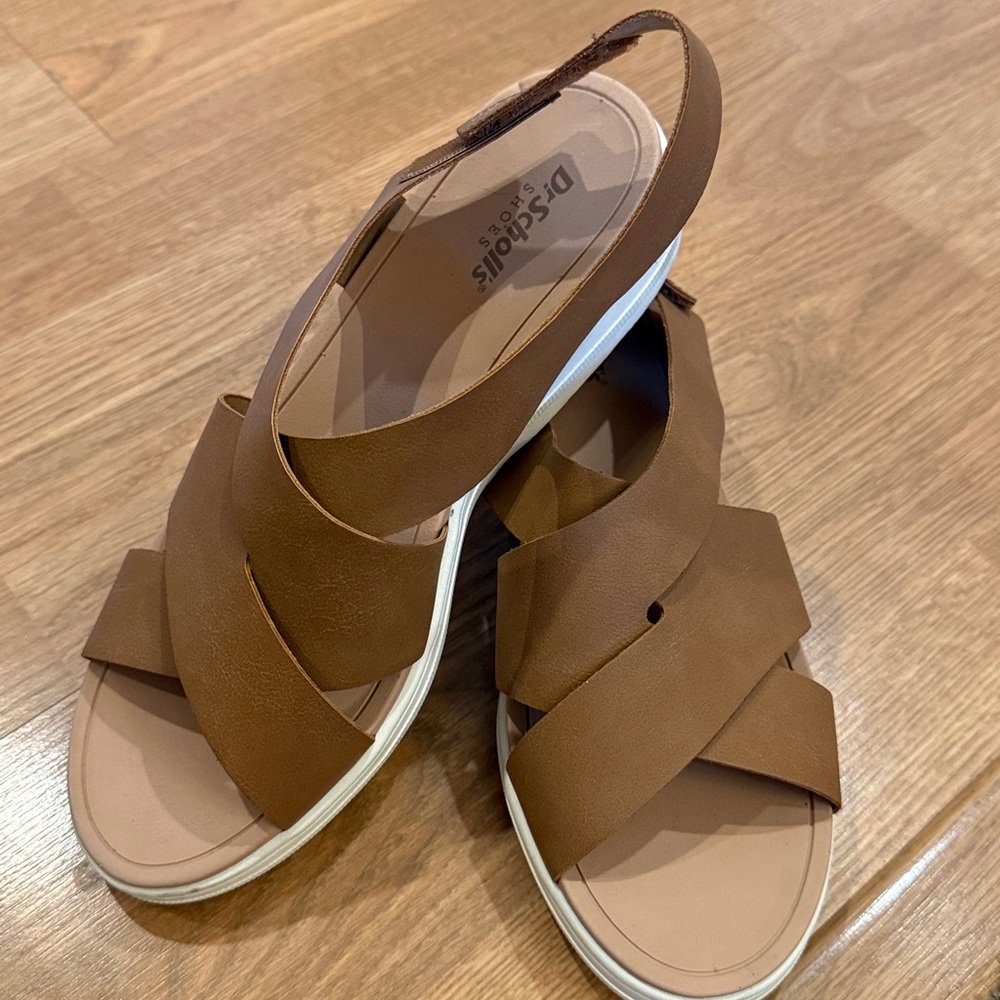 Woman’s Dr Scholls Time Off Sea Sandal Women's Faux Leather Honey Size 8M